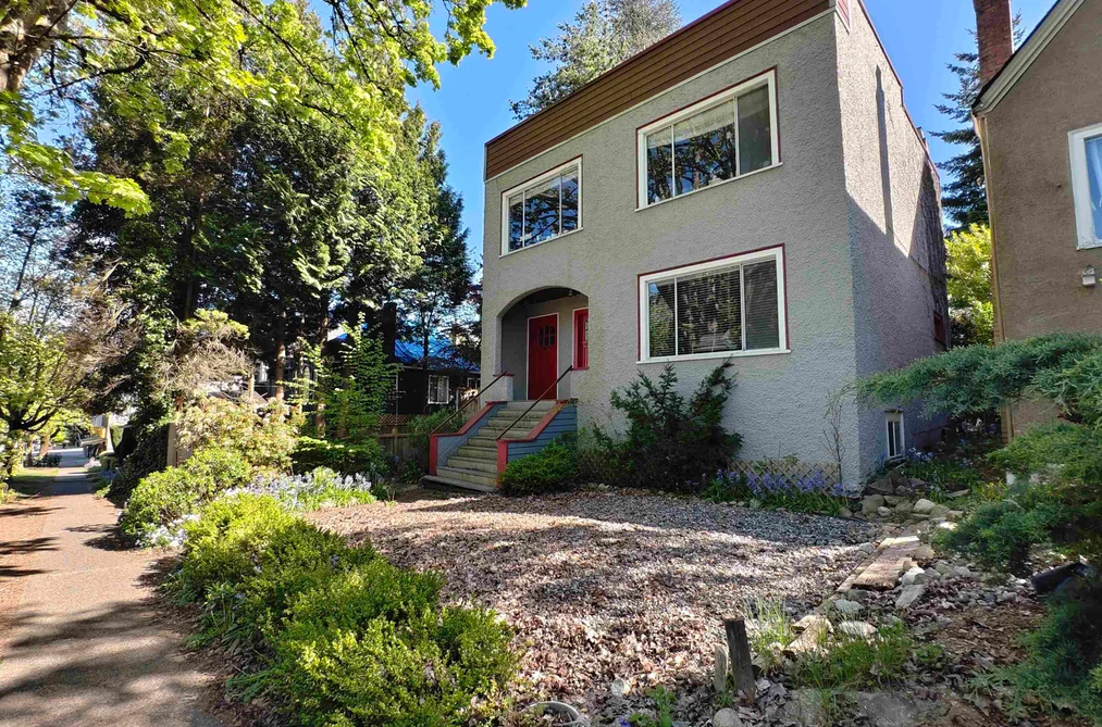 House for sale at 3716 W 16th Avenue Vancouver British Columbia - MLS: R3119884