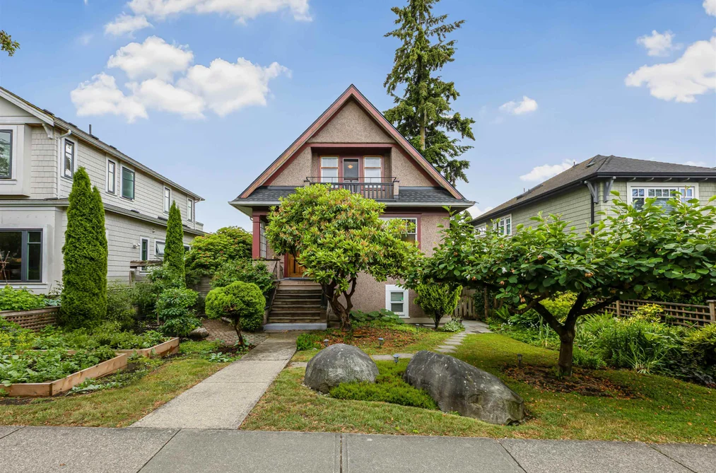 House for sale at 3732 W 2nd Avenue Vancouver British Columbia - MLS: R3133911