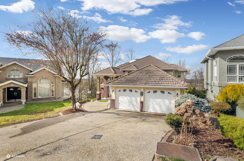 3737 LETHBRIDGE DRIVE, Abbotsford BC V3G 1J5, Abbotsford BC — Residential for Sale - Photo 2