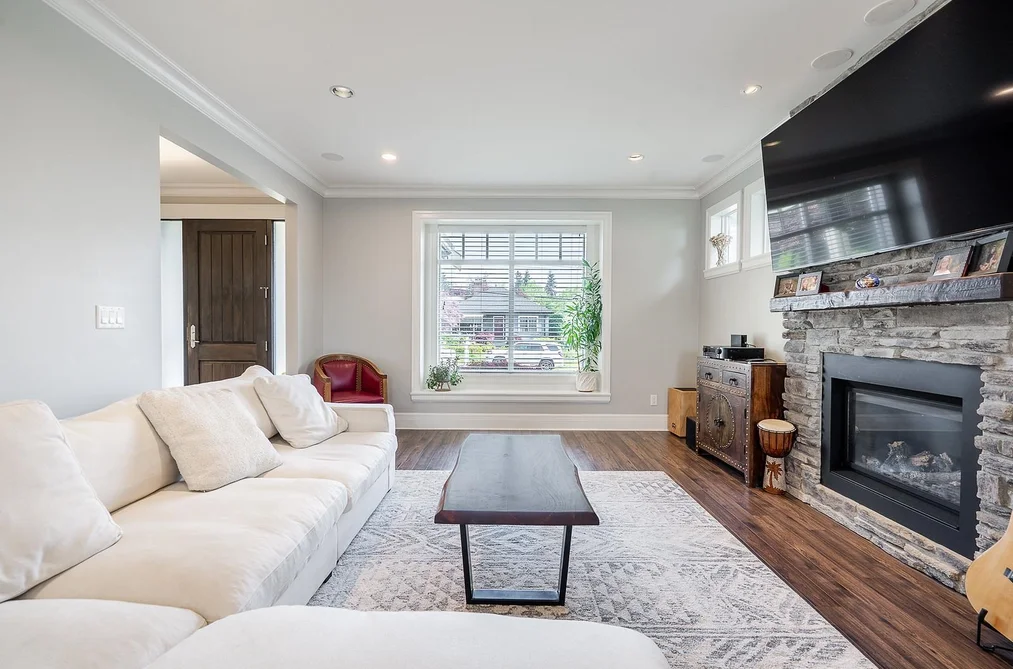 374 SIMPSON STREET, New Westminster BC V3L 3J9, New Westminster BC — Residential for Sale - Photo 2
