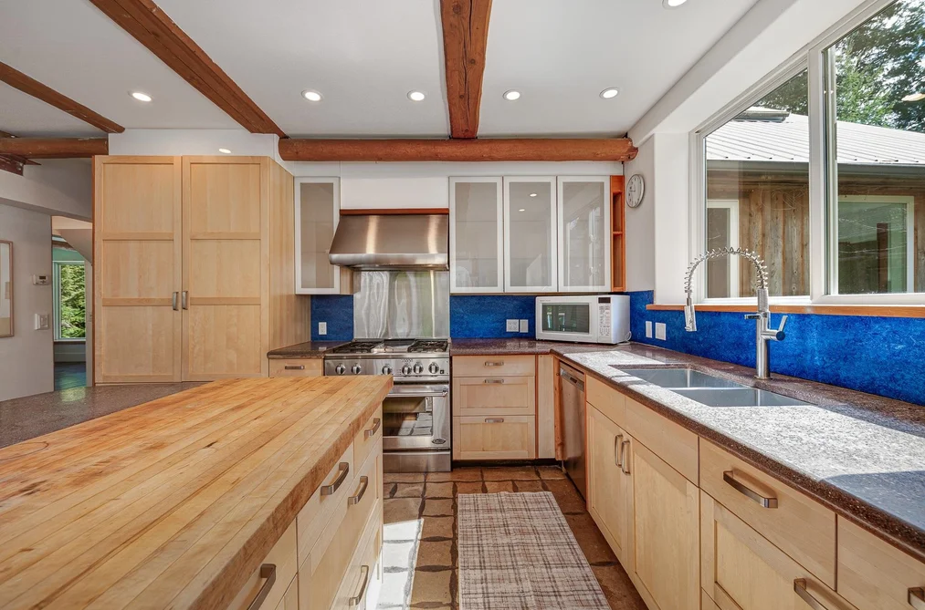 375 VILLAGE BAY ROAD, Mayne Island BC V0N 2J2, Mayne Island BC — Residential for Sale - Photo 6