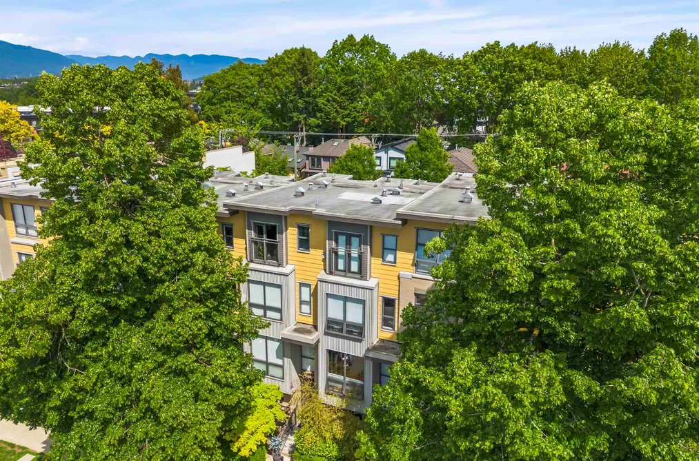 Townhouse for sale at 3750 Commercial Street Vancouver British Columbia - MLS: R3126735