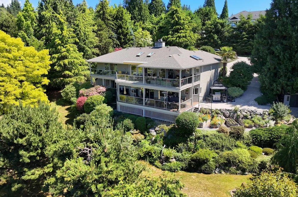 House for sale at 377 Harry Road Gibsons British Columbia - MLS: R3138450