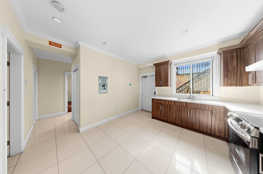 3789 CLINTON STREET, Burnaby BC V5J 2J9, Burnaby BC — Residential for Sale - Photo 3