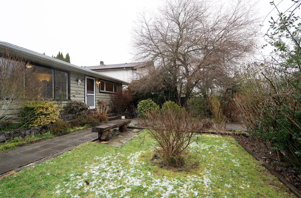37963 FOURTH AVENUE, Squamish BC V8B 0B7, Squamish BC — Residential for Sale - Photo 3