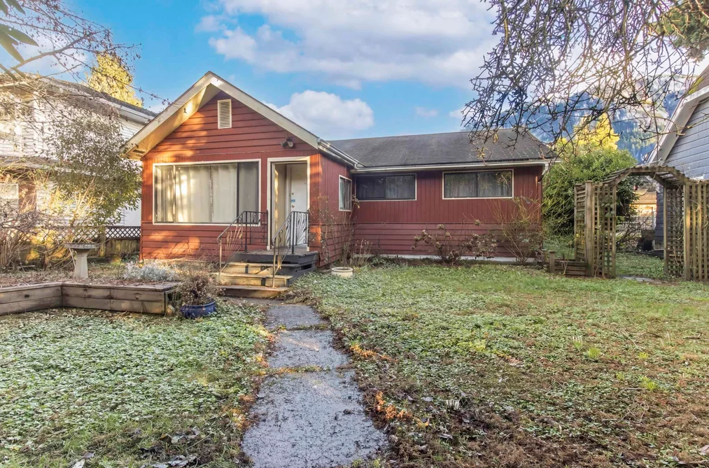 House for sale at 37970 Fifth Avenue Squamish British Columbia - MLS: R3092725