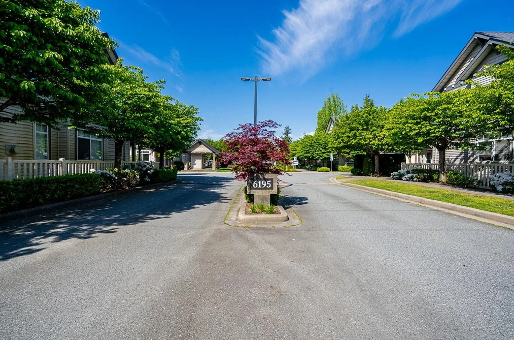 38 6195 168 STREET, Surrey BC V3S 3X9, Surrey BC — Residential for Sale - Photo 2
