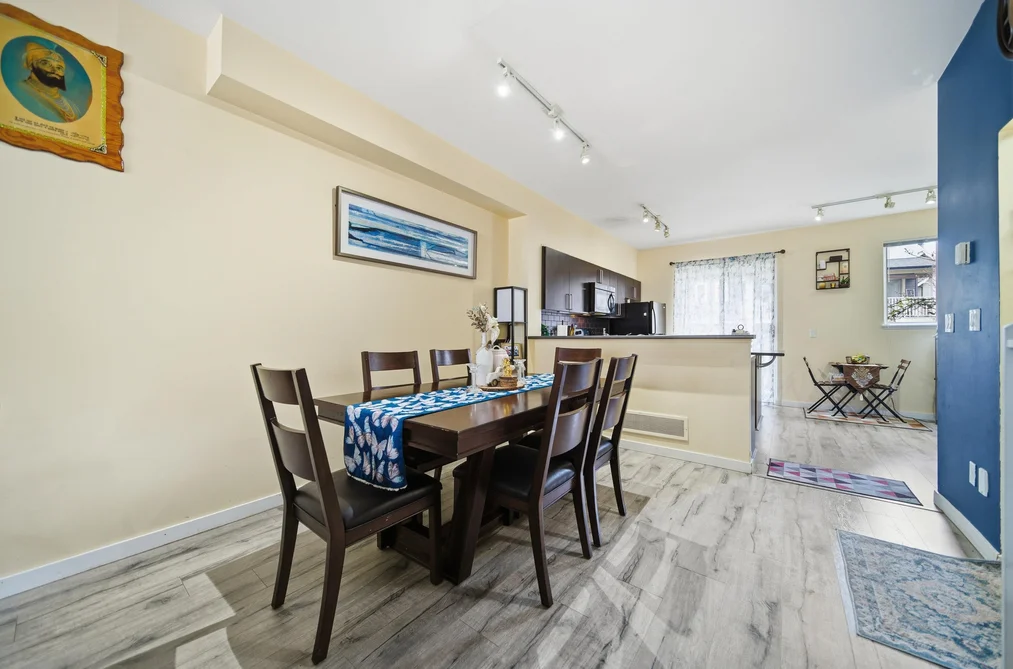 38 6575 192 STREET, Surrey BC V4N 5T8, Surrey BC — Residential for Sale - Photo 3