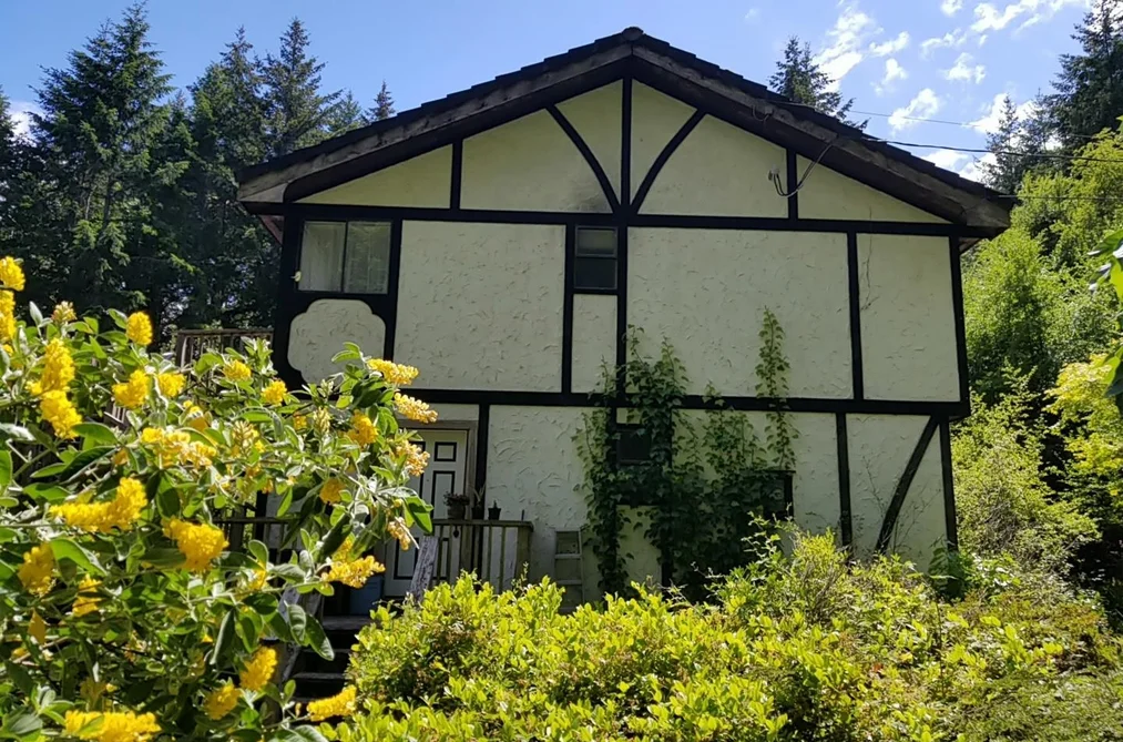 House for sale at 380 S Warbler Road Galiano Island British Columbia - MLS: R3133812
