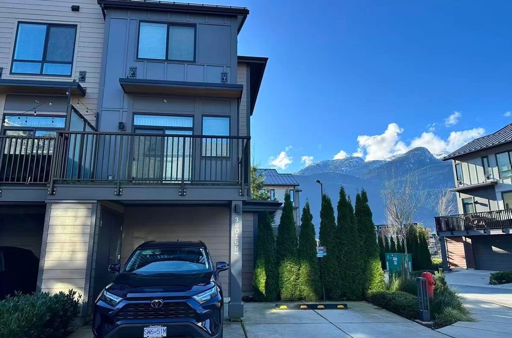 Townhouse for sale at 38015 Fairwater Place Squamish British Columbia - MLS: R3095352