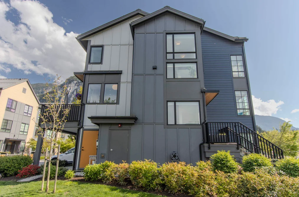 38015 HELM WAY, Squamish BC V8B 2A1, Squamish BC — Residential for Sale - Photo 4