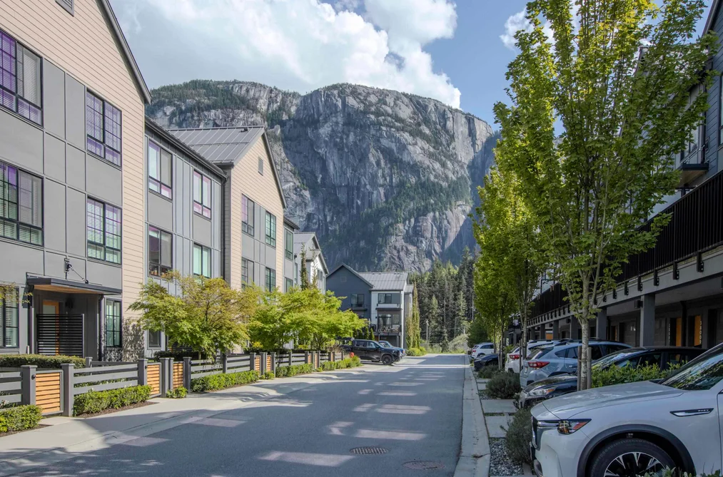 38015 HELM WAY, Squamish BC V8B 2A1, Squamish BC — Residential for Sale - Photo 6