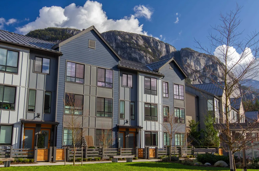 38045 KEEL WAY, Squamish BC V8B 2A1, Squamish BC — Residential for Sale - Photo 2