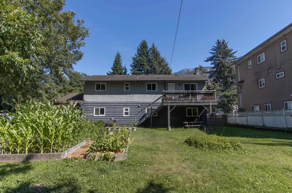 38069 FIFTH AVENUE, Squamish BC V0N 1T0, Squamish BC — Residential for Sale - Photo 4