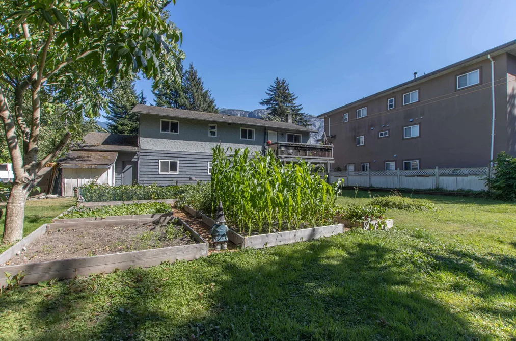 38069 FIFTH AVENUE, Squamish BC V0N 1T0, Squamish BC — Residential for Sale - Photo 5