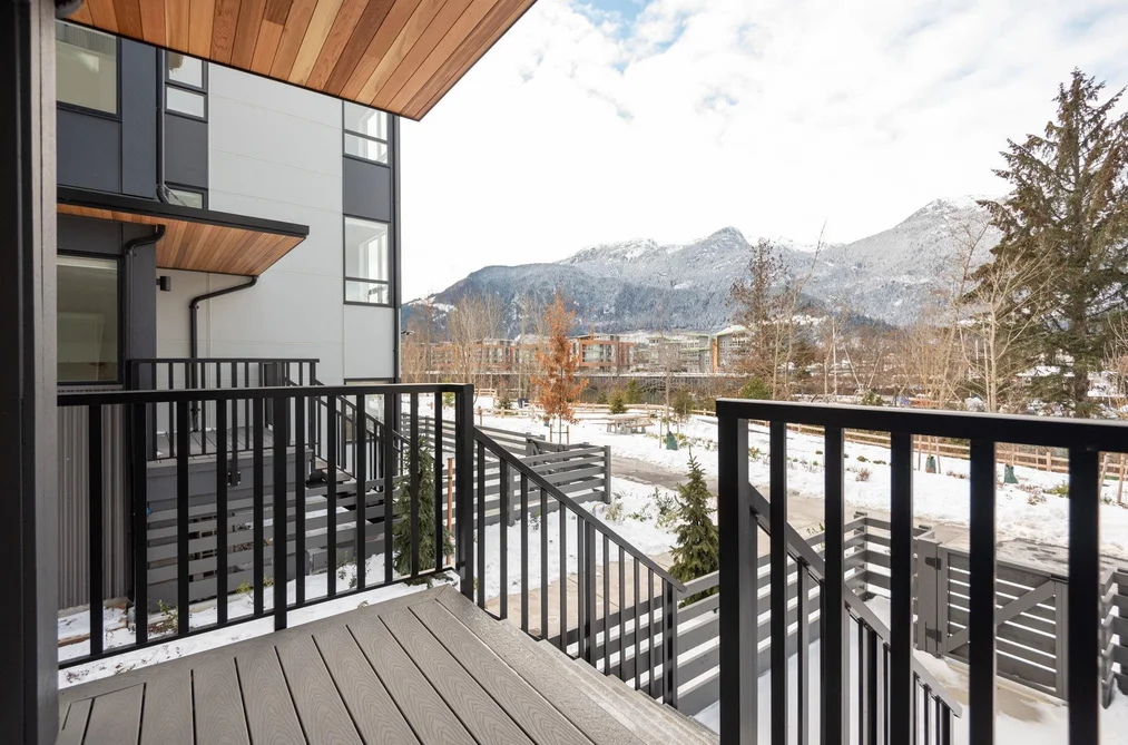 Townhouse for sale at 38073 Helm Way Squamish British Columbia - MLS: R3087450