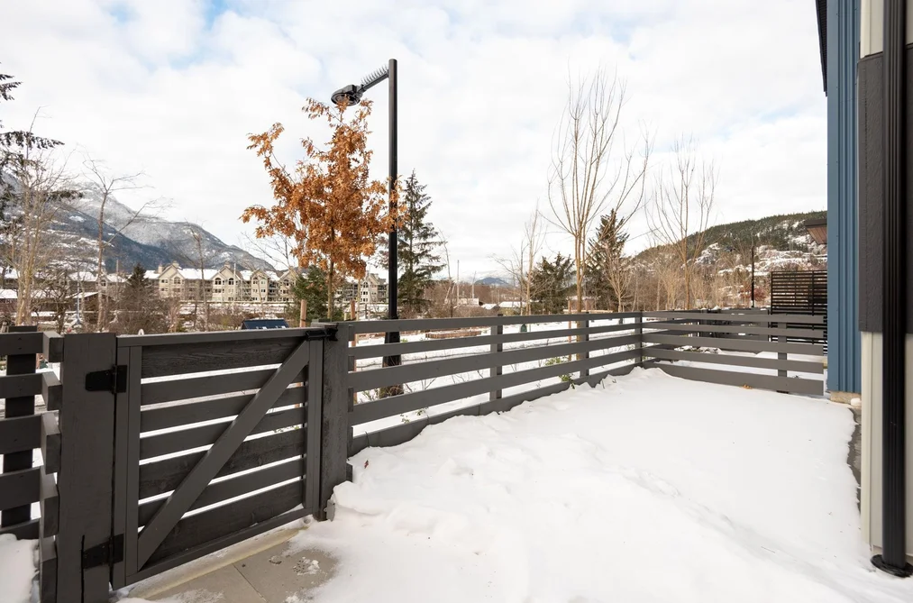 38073 HELM WAY, Squamish BC V8B 1A8, Squamish BC — Residential for Sale - Photo 4
