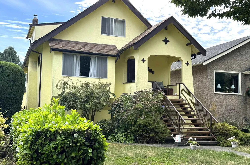 House for sale at 3808 W 18th Avenue Vancouver British Columbia - MLS: R3166211