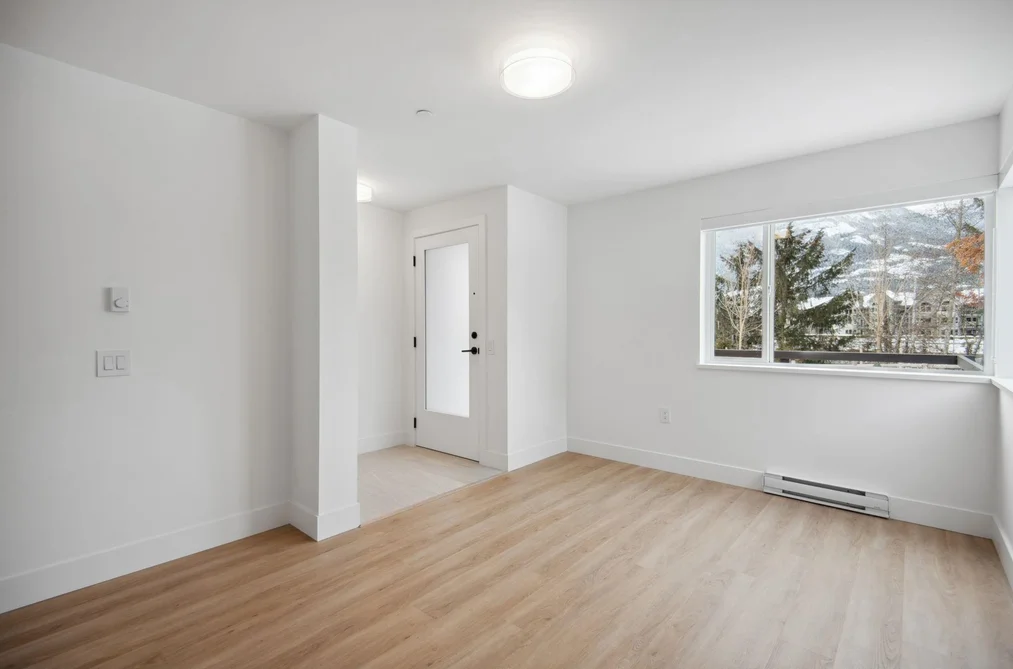 38087 HELM WAY, Squamish BC V8B 1E6, Squamish BC — Residential for Sale - Photo 2