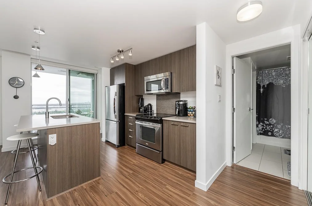 3809-13325 102A Avenue, Surrey, BC - Condo for Sale - Photo 16 of 40 3809-13325 102A Avenue, Surrey, BC - Condo for Sale - Photo 16 of 40