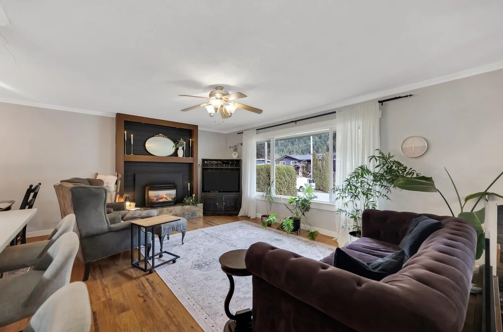 38101 CHESTNUT AVENUE, Squamish BC V8B 0X6, Squamish BC — Residential for Sale - Photo 5