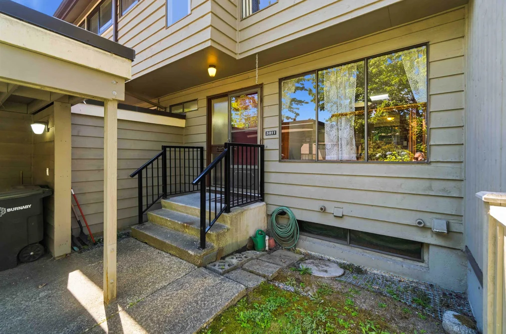 3811 GARDEN GROVE DRIVE, Burnaby BC V5G 4A6, Burnaby BC — Residential for Sale — Photo 4 of 40