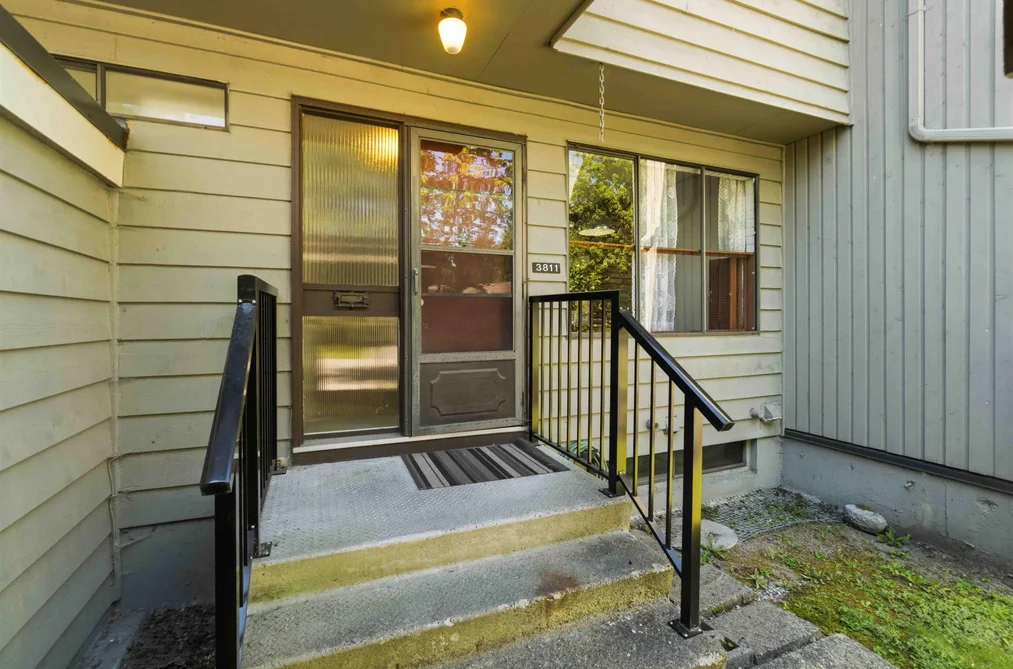 3811 GARDEN GROVE DRIVE, Burnaby BC V5G 4A6, Burnaby BC — Residential for Sale — Photo 5 of 40