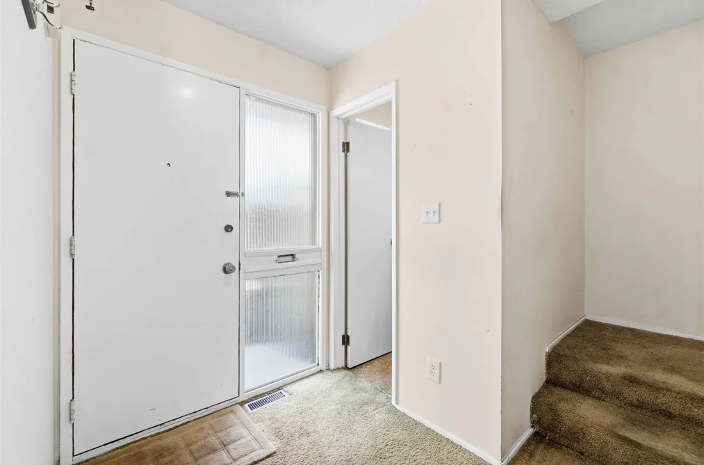 3811 GARDEN GROVE DRIVE, Burnaby BC V5G 4A6, Burnaby BC — Residential for Sale — Photo 6 of 40