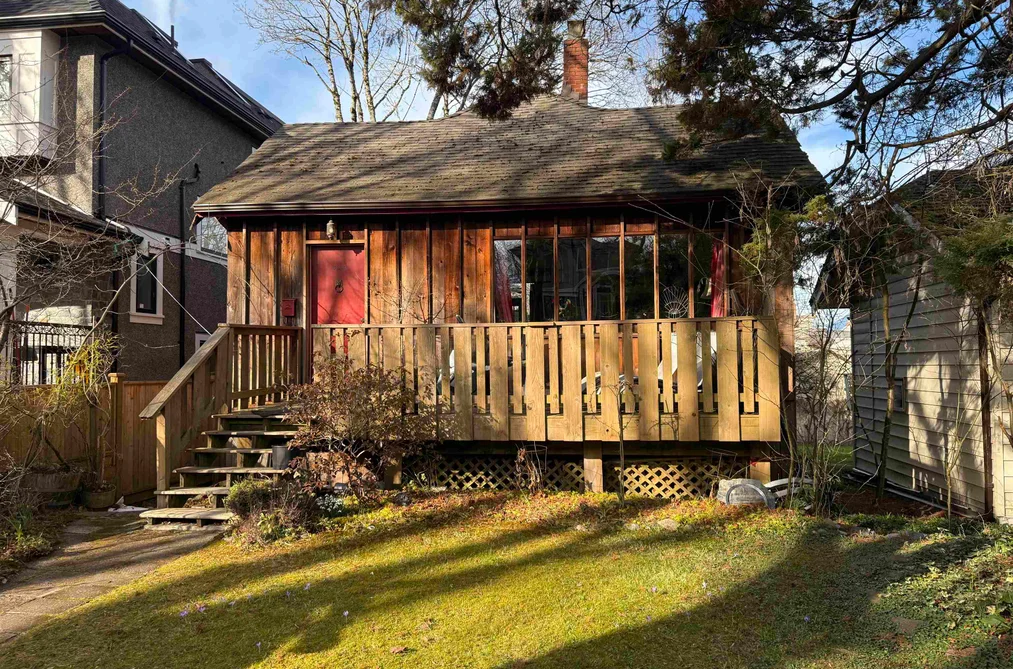 House for sale at 3813 W 15th Avenue Vancouver British Columbia - MLS: R3039508