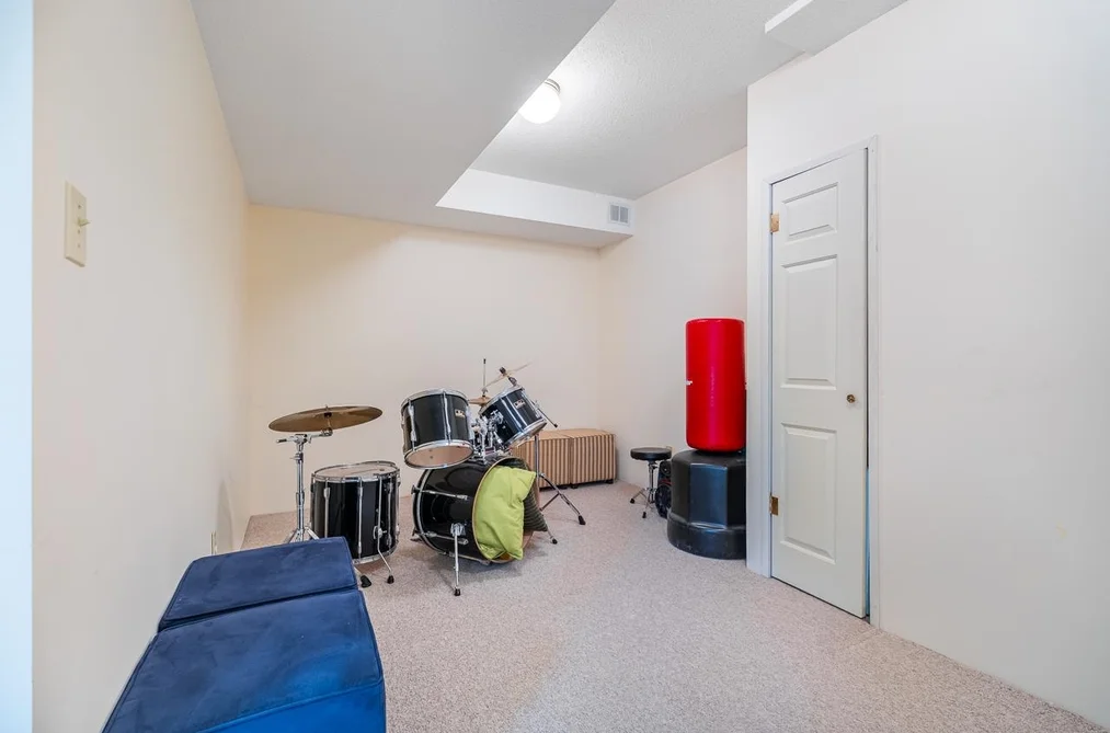 382 BALFOUR DRIVE, Coquitlam BC V3K 6C5, Coquitlam BC — Residential for Sale — Photo 30 of 40