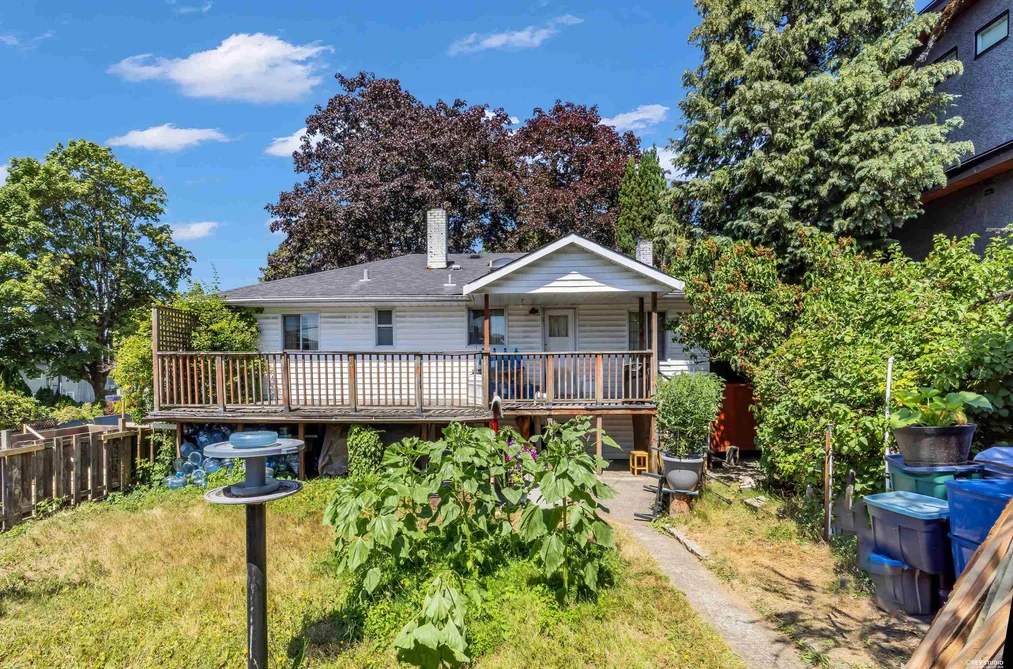 House for sale at 3822 Kincaid Street Burnaby British Columbia - MLS: R3147643