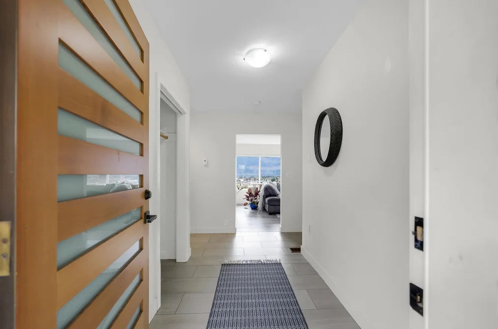 38273 VIEW PLACE, Squamish BC V8B 1T0, Squamish BC — Residential for Sale - Photo 2