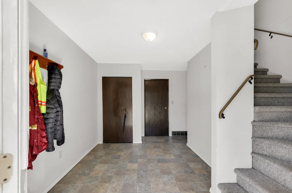 38319 WESTWAY AVENUE, Squamish BC V8B 0W6, Squamish BC — Residential for Sale - Photo 4