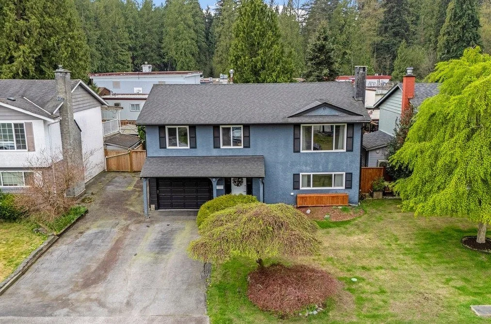 House for sale at 3833 Killarney Street Port Coquitlam British Columbia - MLS: R3111276