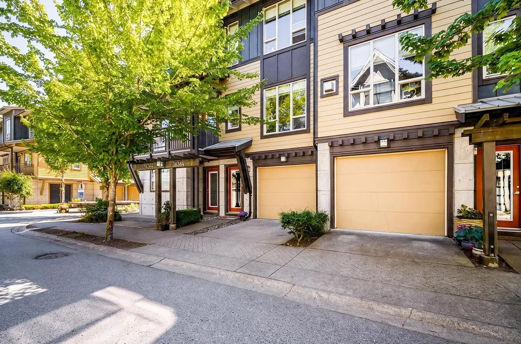 38364 EAGLEWIND BOULEVARD, Squamish BC V8B 0R8, Squamish BC — Residential for Sale - Photo 2