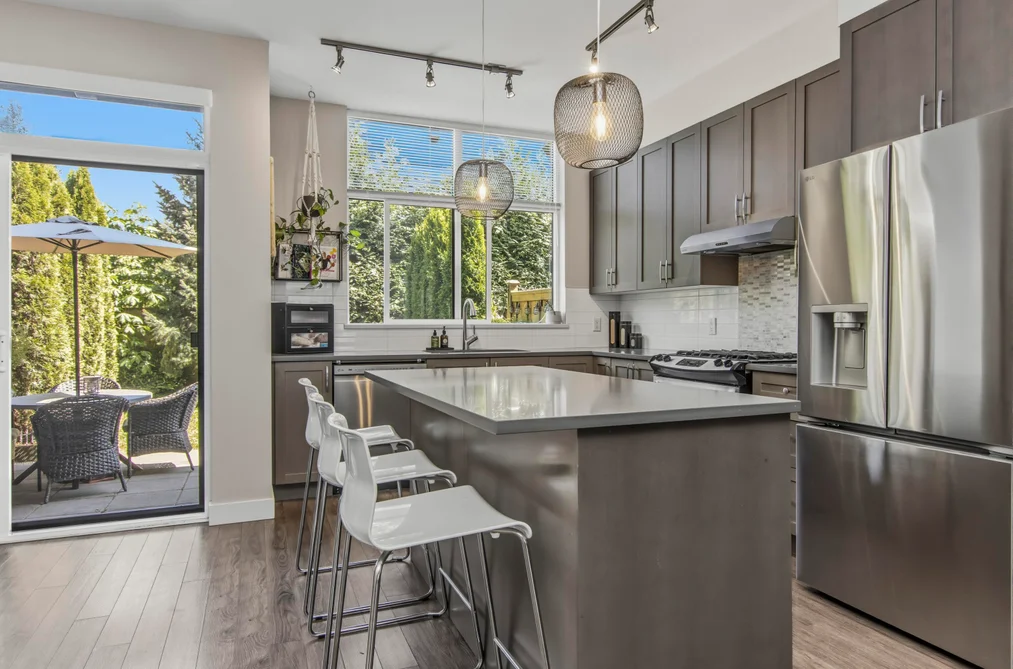 Row House (Non-Strata) for sale at 38368 Summits View Drive Squamish British Columbia - MLS: R3120798