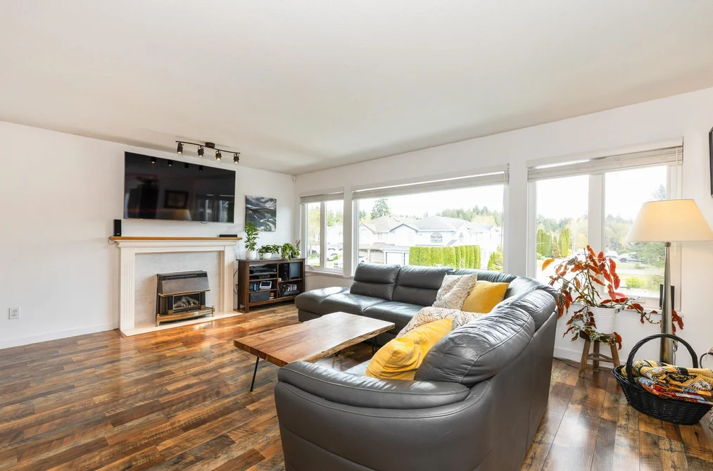 3843 TORONTO STREET, Port Coquitlam BC V3B 7J6, Port Coquitlam BC — Residential for Sale - Photo 2