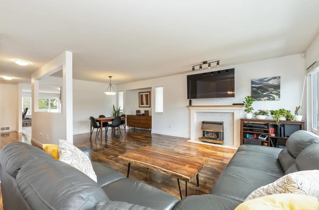 3843 TORONTO STREET, Port Coquitlam BC V3B 7J6, Port Coquitlam BC — Residential for Sale - Photo 3