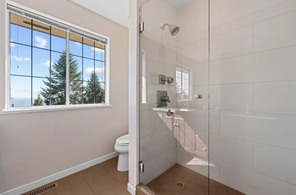 3845 Southridge Avenue, West Vancouver, BC - MLS: R3163380 - Photo 22 3845 Southridge Avenue, West Vancouver, BC - MLS: R3163380 - Photo 22