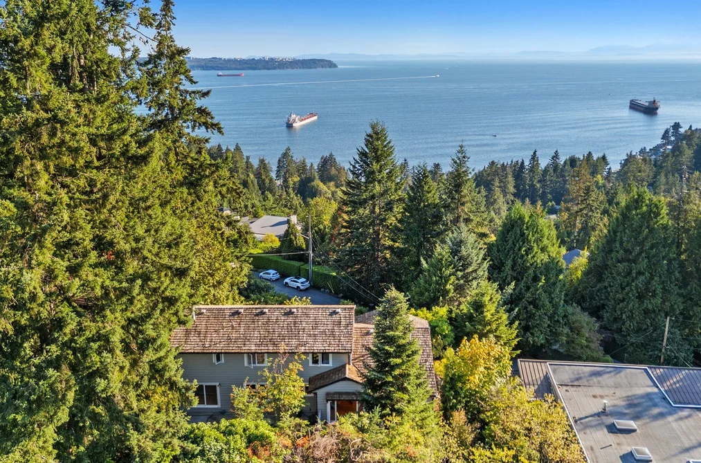 3845 Southridge Avenue, West Vancouver, BC - MLS: R3163380 - Photo 27 3845 Southridge Avenue, West Vancouver, BC - MLS: R3163380 - Photo 27