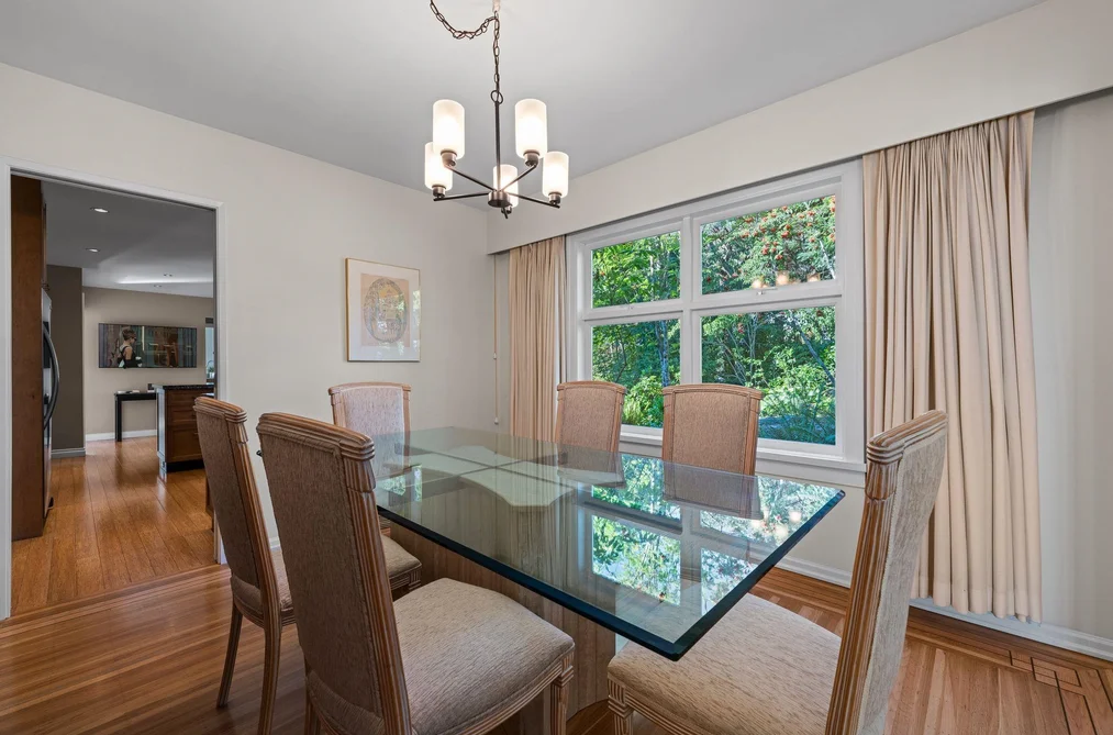3845 Southridge Avenue, West Vancouver, BC - MLS: R3163380 - Photo 5 3845 Southridge Avenue, West Vancouver, BC - MLS: R3163380 - Photo 5