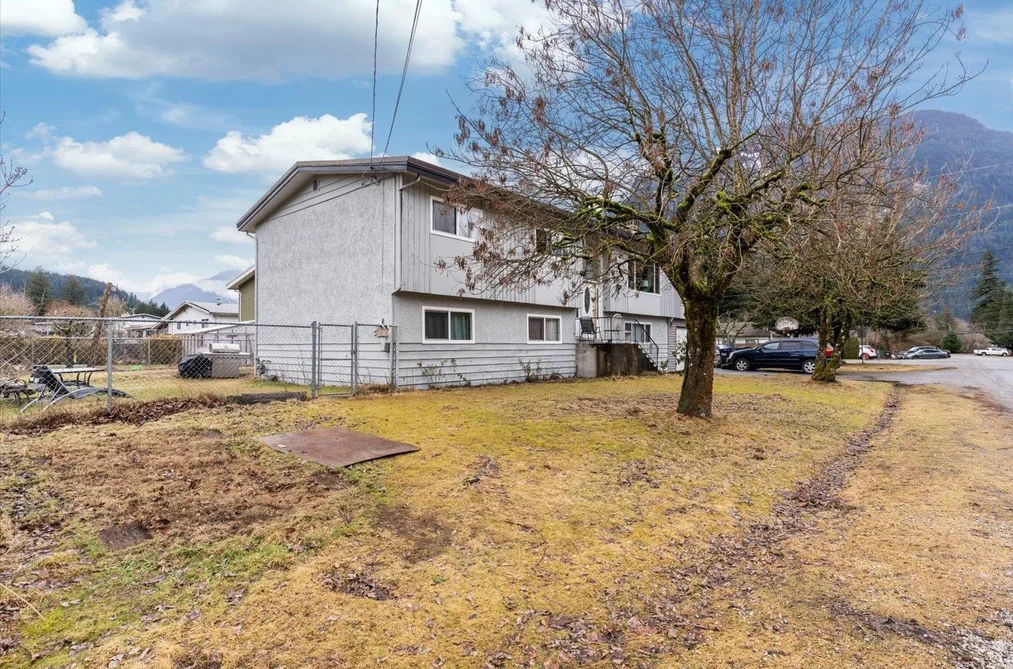 385 3RD AVENUE, Hope BC V0X 1L1, Hope BC — Residential for Sale - Photo 3