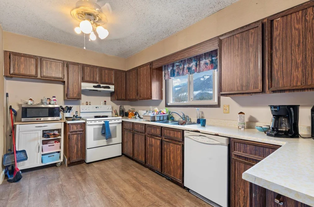 385 3RD AVENUE, Hope BC V0X 1L1, Hope BC — Residential for Sale - Photo 5