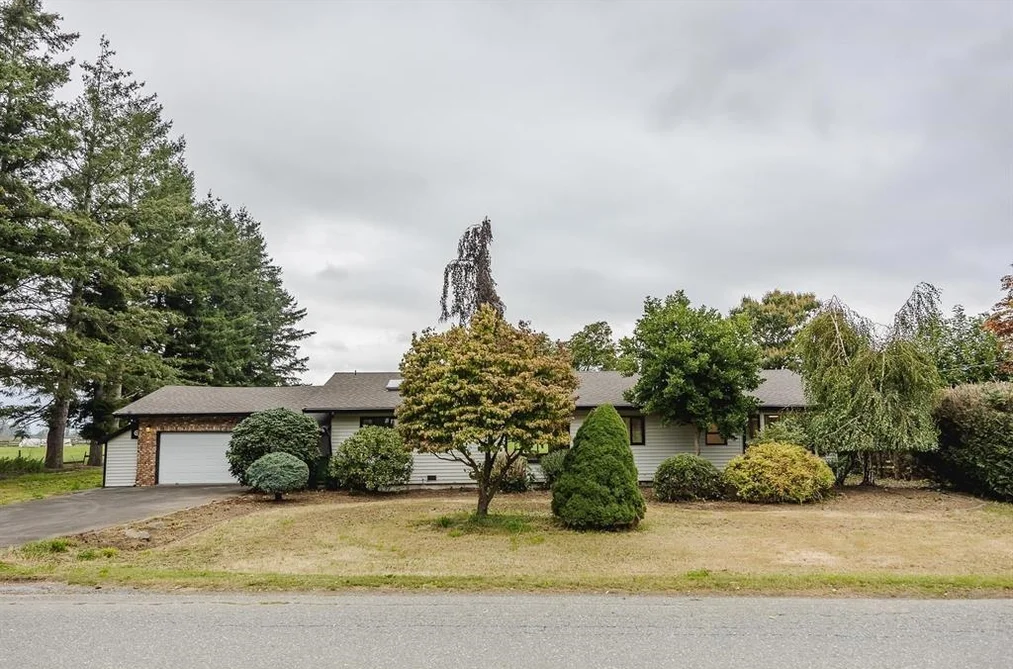 38531 OLD YALE ROAD, Abbotsford BC V3G 1X4, Abbotsford BC — Residential for Sale - Photo 2