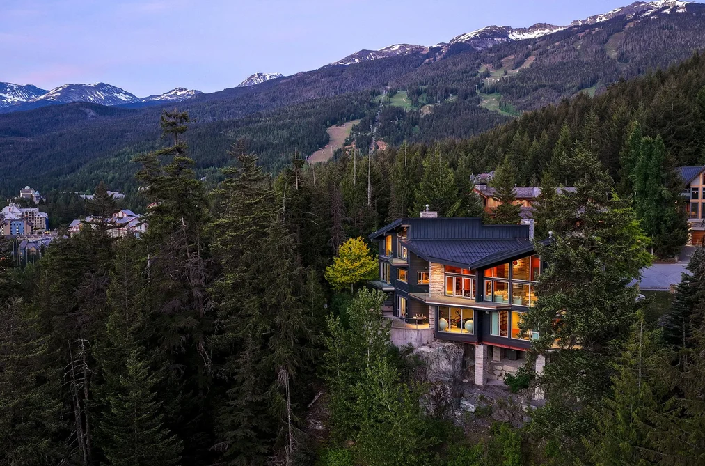 House for sale at 3855 Sunridge Court Whistler British Columbia - MLS: R3126777