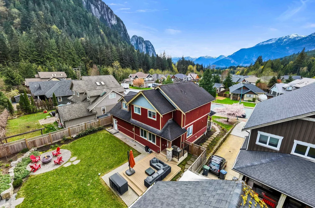 38616 CHERRY DRIVE, Squamish BC V8B 0C2, Squamish BC — Residential for Sale - Photo 3
