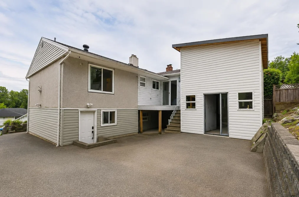 House for sale at 3867 Marine Drive Burnaby British Columbia - MLS: R3145895