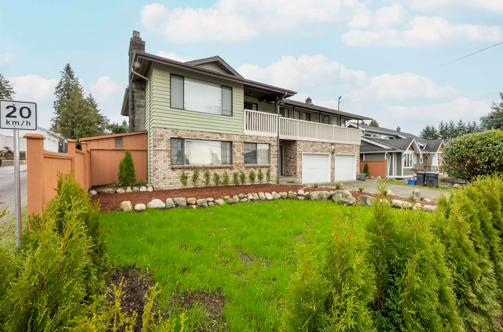 387 MUNDY STREET, Coquitlam BC V3K 5M9, Coquitlam BC — Residential for Sale - Photo 2