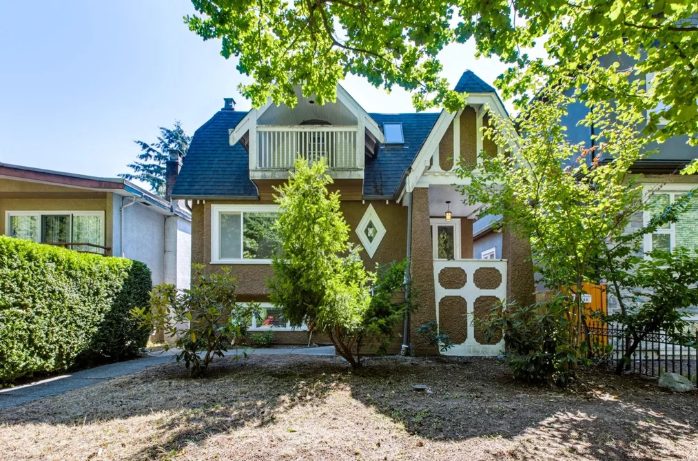 House for sale at 3888 W 15th Avenue Vancouver British Columbia - MLS: R3157545