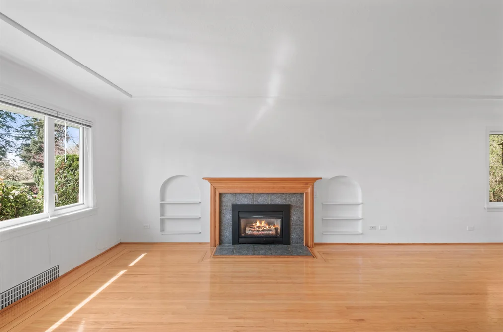 3894 SUNNYCREST DRIVE, North Vancouver BC V7R 3C8, North Vancouver BC — Residential for Sale - Photo 2